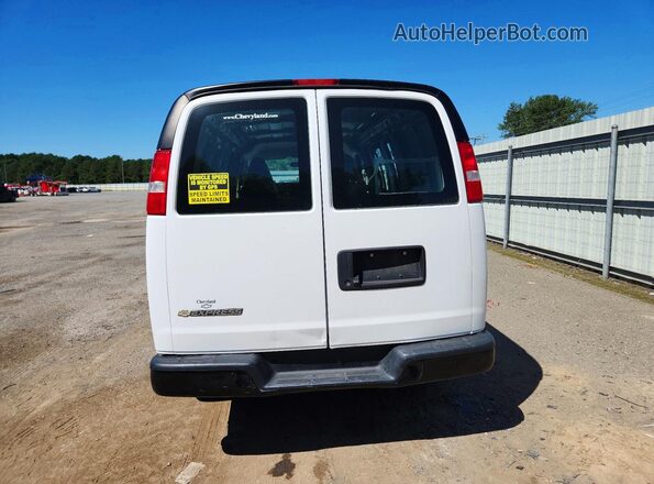 1GCWGAFP9N1180791 2022 CHEVROLET EXPRESS Белый Вид сзади