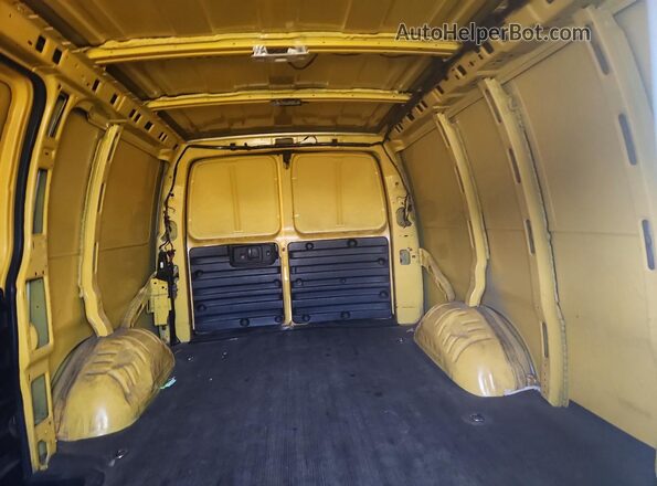 1GCWGAFP9P1113000 2023 CHEVROLET EXPRESS Yellow Widok tylnych siedzeń