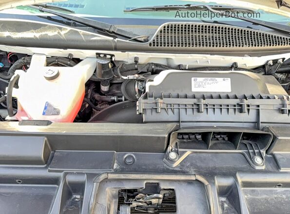 1GCWGAFPXJ1186254 2018 CHEVROLET EXPRESS White Widok wnętrza z przodu