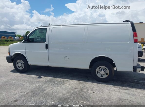 1GCWGAFPXK1332556 2019 CHEVROLET EXPRESS White Widok wnętrza 360 stopni
