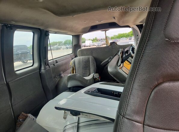 1GCWGAFPXK1333805 2019 CHEVROLET EXPRESS Белый Вид задних сидений