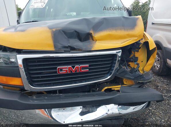 1GDW7CBG6G1239652 2016 GMC SAVANA 2500 Yellow Widok z przodu