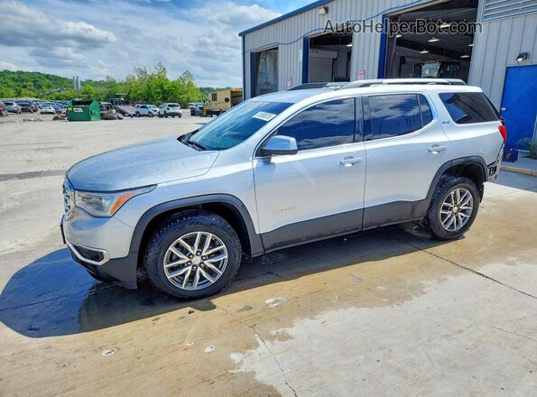 1GKKNLLAXHZ248462 2017 GMC ACADIA Silver Vista tres cuartos delantera izquierda