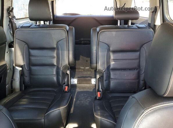 1GKKNPLSXHZ197366 2017 GMC ACADIA White Вид задніх сидінь