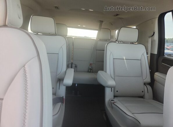 1GKS2JKL2RR313841 2024 GMC YUKON Blue Widok tylnych siedzeń