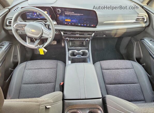 1GNERGRS9SJ276478 2025 CHEVROLET TRAVERSE Silver Widok deski rozdzielczej