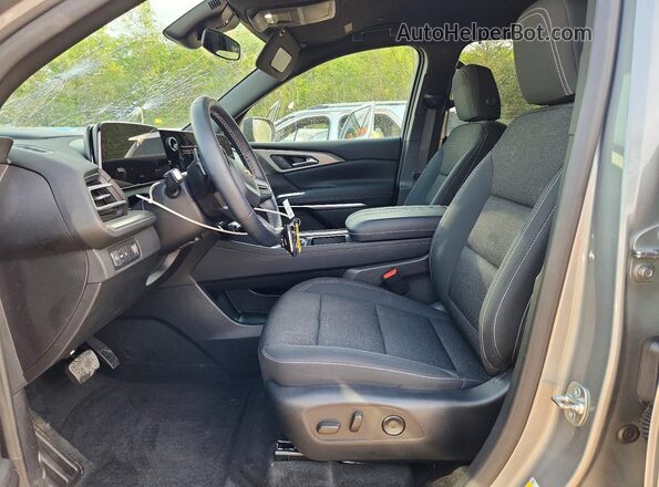 1GNERGRS9SJ276478 2025 CHEVROLET TRAVERSE Silver Widok wnętrza z przodu