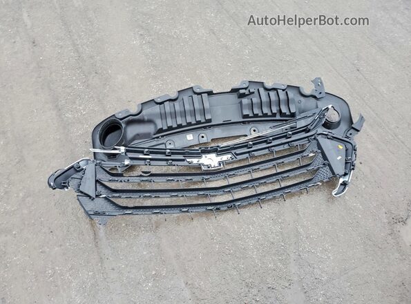 1GNEVGKW9JJ264404 2018 CHEVROLET TRAVERSE Silver Widok naklejki z numerem VIN