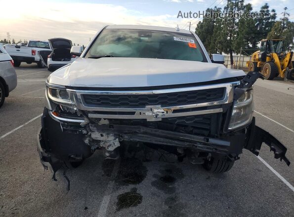 1GNSCBKC1JR139013 2018 CHEVROLET TAHOE Серебряный Вид спереди