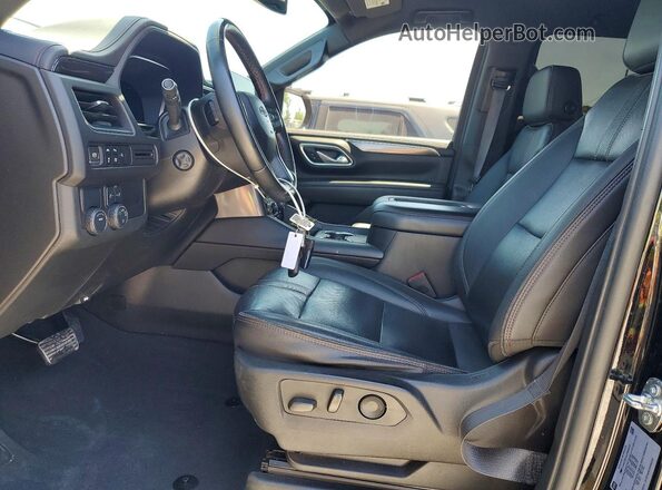 1GNSCEKD2PR446533 2023 CHEVROLET SUBURBAN Черный Вид салона спереди