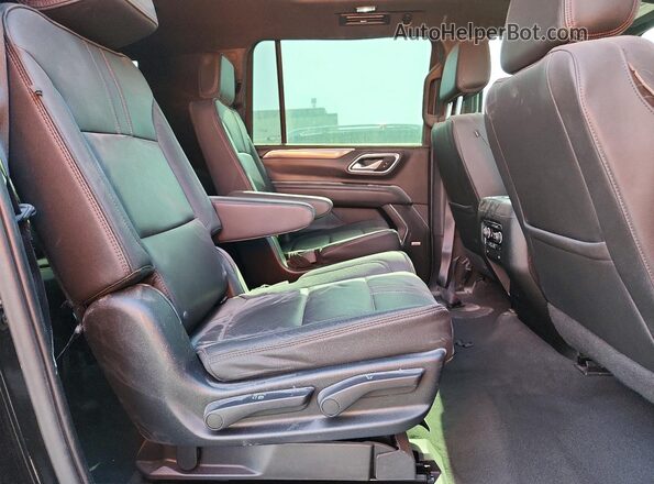 1GNSCEKD4PR283920 2023 CHEVROLET SUBURBAN Black Widok wnętrza z tyłu