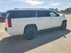 2018 Chevrolet Suburban C1500 Lt Белый vin: 1GNSCHKC4JR103030
