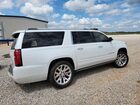 2019 Chevrolet Suburban C1500 Premier White vin: 1GNSCJKC8KR105212