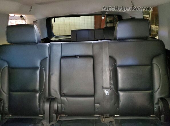1GNSKBKC2JR262872 2018 CHEVROLET TAHOE Серебряный Вид задних сидений