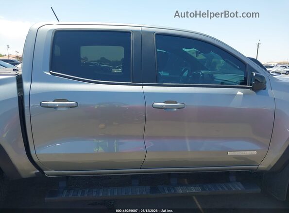 1GTP1BEK2S1115259 2025 GMC CANYON Gray Widok wnętrza z tyłu