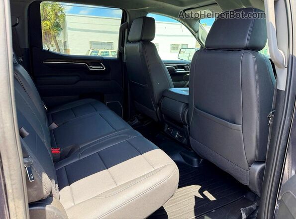 1GTPHDED6SZ182831 2025 GMC SIERRA Черный Вид салона спереди