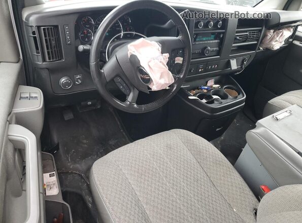 1GTW7AFP5M1156017 2021 GMC SAVANA White Vista del salpicadero
