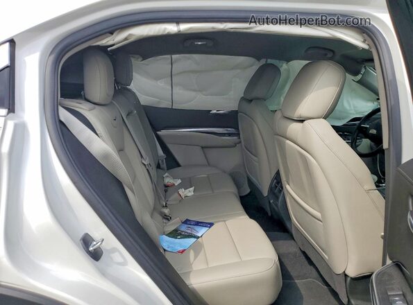 1GYAZAR44MF035367 2021 CADILLAC XT4 Белый Вид задней части салона