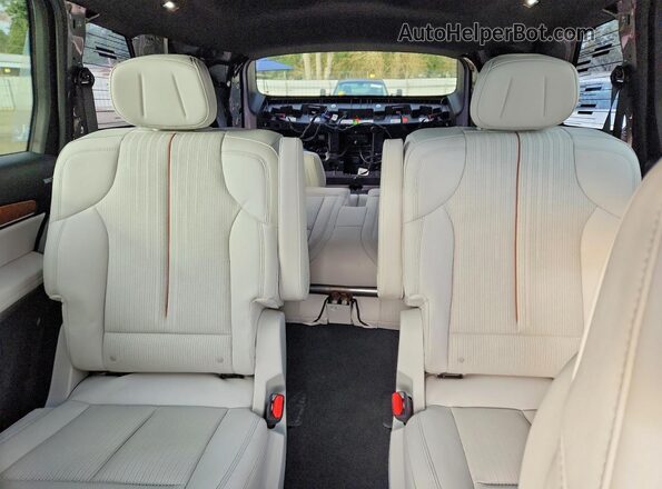 1GYC3NML6TZ706308 2026 CADILLAC VISTIQ Серебряный Вид задних сидений