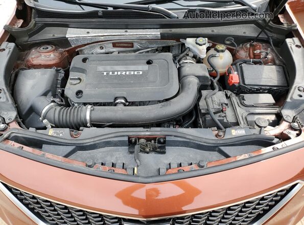 1GYFZDR40KF227728 2019 CADILLAC XT4 Orange Widok wnętrza z tyłu