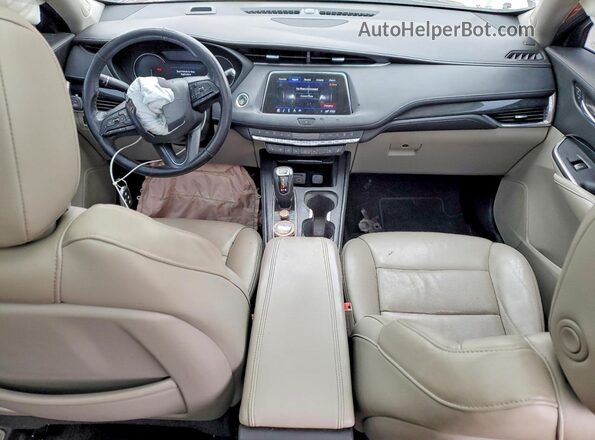 1GYFZDR45KF143128 2019 CADILLAC XT4 Red Widok deski rozdzielczej