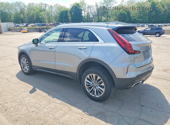 1GYFZDR45SF109853 2025 CADILLAC XT4 Gray Trasero izquierdo