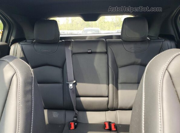 1GYFZDR45SF109853 2025 CADILLAC XT4 Gray Vista de los asientos traseros