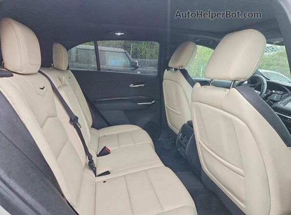 1GYFZFR46PF193345 2023 CADILLAC XT4 Белый Вид задней части салона