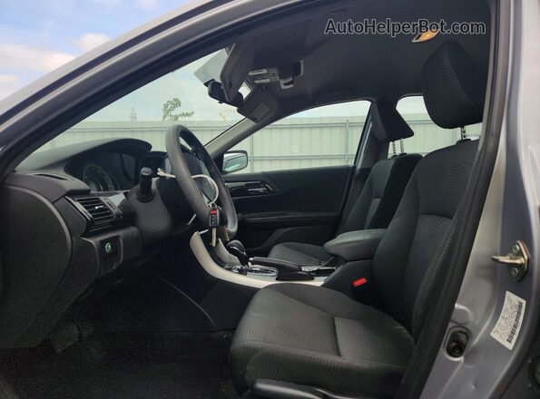 1HGCR2F30HA276475 2017 HONDA ACCORD Silver წინა სალონის ხედი