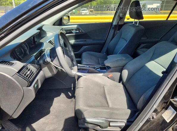 1HGCR2F35HA181927 2017 HONDA ACCORD Черный Вид салона спереди