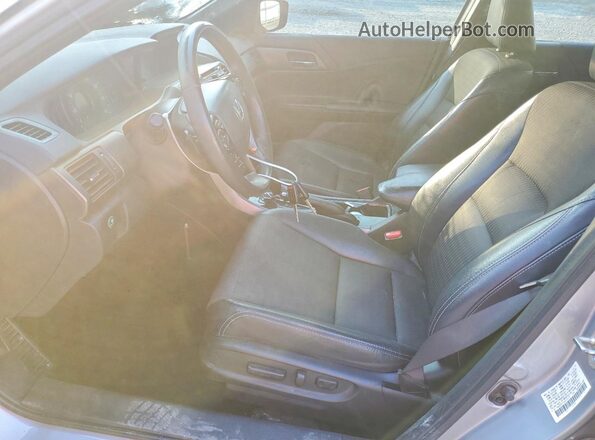 1HGCR2F51HA110175 2017 HONDA ACCORD Серебряный Вид салона спереди