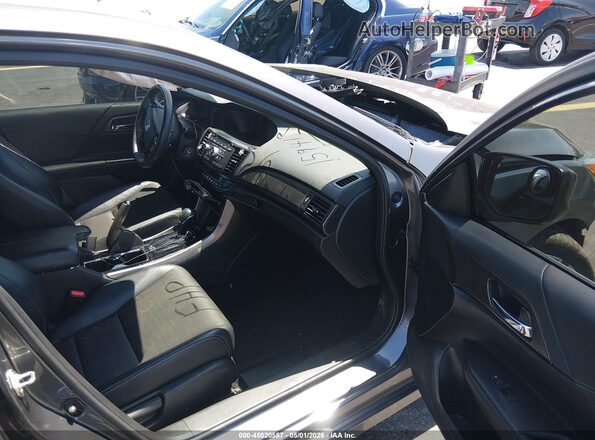 1HGCR2F55HA159413 2017 HONDA ACCORD Серый Вид салона спереди