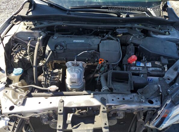 1HGCR2F57HA160675 2017 HONDA ACCORD Silver Widok wnętrza z tyłu