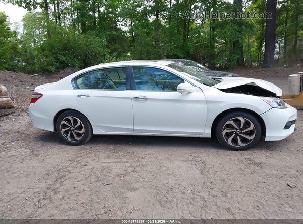 1HGCR2F77HA155414 2017 HONDA ACCORD White Vista interior trasera