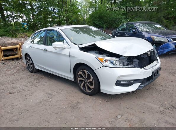 1HGCR2F77HA155414 2017 HONDA ACCORD White Delantero derecho