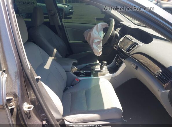 1HGCR2F82HA201207 2017 HONDA ACCORD Gray Front interior view