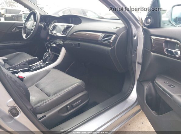 1HGCR2F91HA254067 2017 HONDA ACCORD Silver Widok wnętrza z przodu