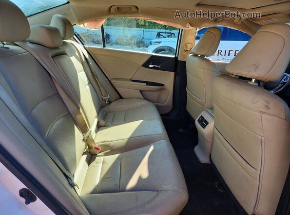 1HGCR3F07GA001034 2016 HONDA ACCORD White Widok tylnych siedzeń