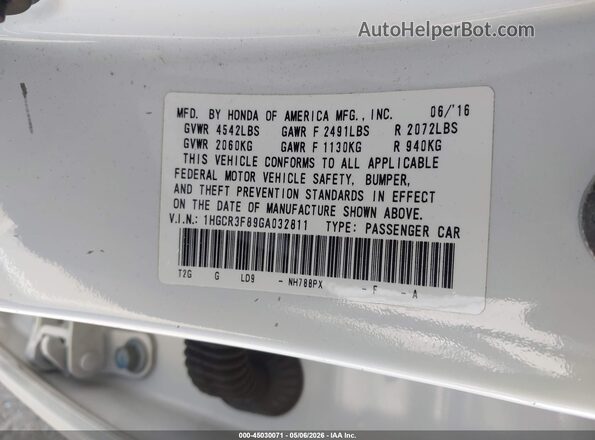 1HGCR3F89GA032811 2016 HONDA ACCORD Белый Вид подкапотного пространства