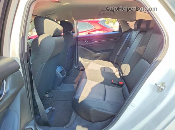 1HGCV1F13JA065362 2018 HONDA ACCORD Белый Вид задних сидений