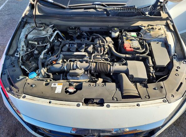 1HGCV1F13JA065362 2018 HONDA ACCORD Белый Вид задней части салона