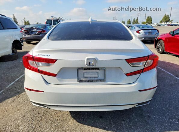 1HGCV1F13JA065362 2018 HONDA ACCORD Белый Вид сзади