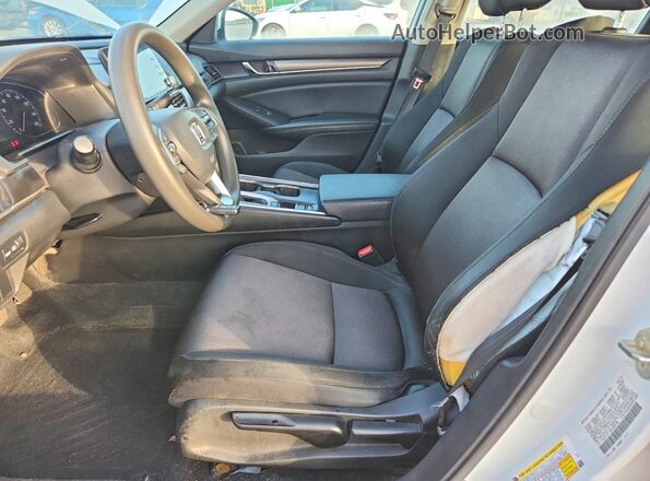 1HGCV1F13KA088786 2019 HONDA ACCORD Белый Вид салона спереди