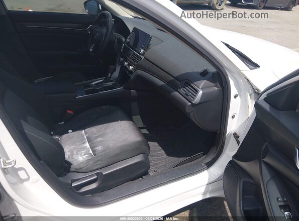 1HGCV1F16JA032002 2018 HONDA ACCORD Белый Вид салона спереди