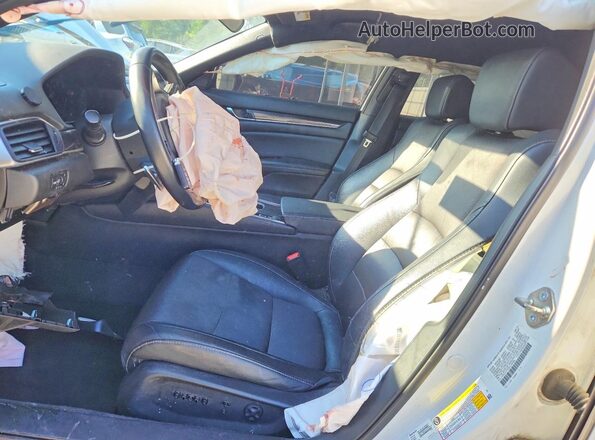 1HGCV1F35KA160699 2019 HONDA ACCORD Белый Вид салона спереди
