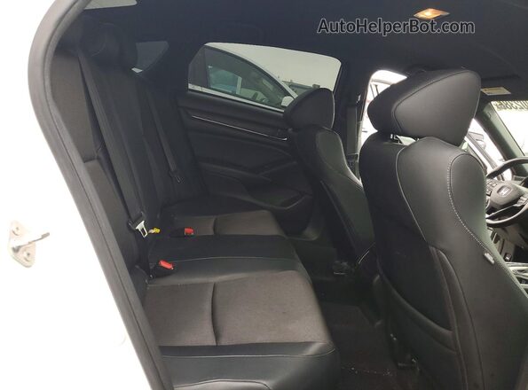 1HGCV1F38JA048154 2018 HONDA ACCORD White Widok tylnych siedzeń