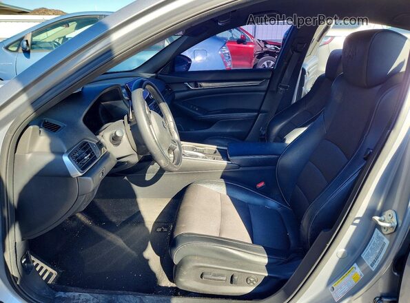 1HGCV1F39JA046896 2018 HONDA ACCORD Silver Widok wnętrza z przodu