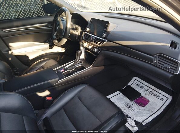 1HGCV1F3XJA029976 2018 HONDA ACCORD Черный Вид салона спереди