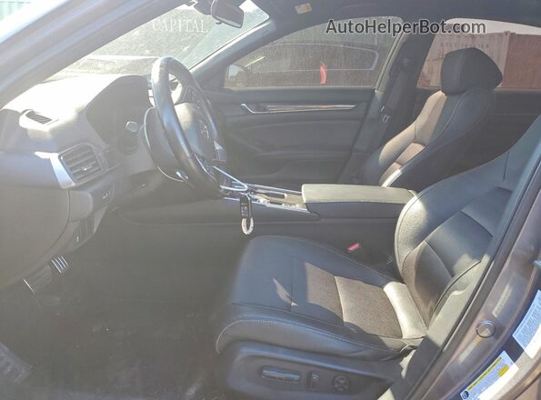 1HGCV1F3XKA161055 2019 HONDA ACCORD Серый Вид салона спереди