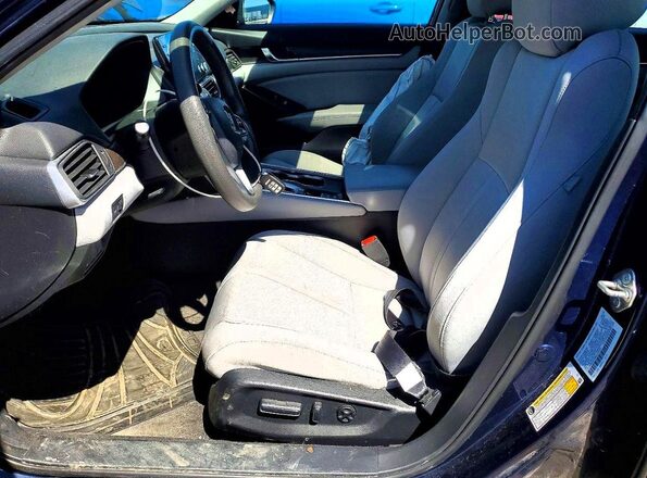 1HGCV1F48JA119197 2018 HONDA ACCORD Синий Вид салона спереди
